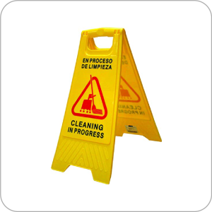 Señalamiento piso mojado